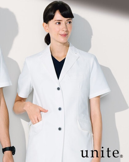 ドクターコート／半袖（女性用）UN-0082